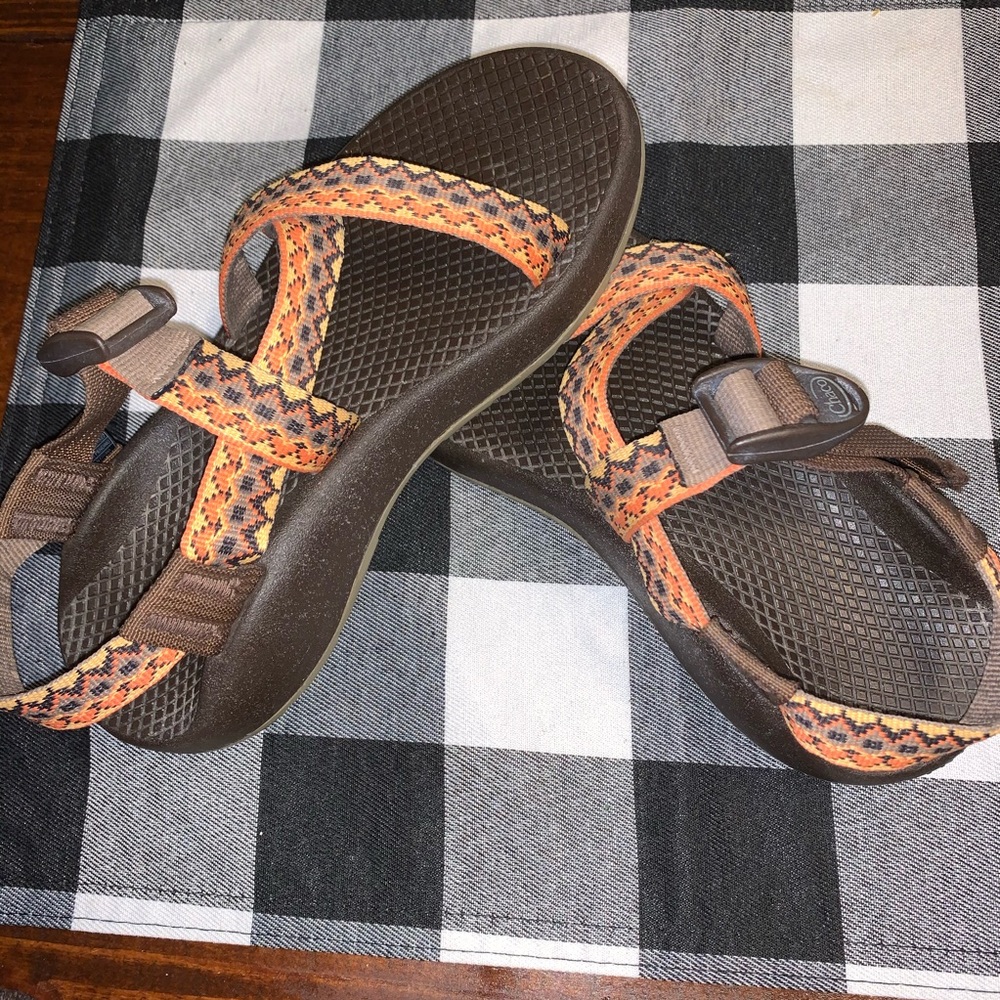 SOLD ON Ⓜ️Chacos Size W5